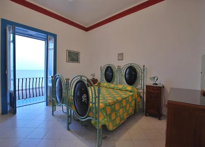 Oasi 2 Terrace Overlooking The Sea In Appartamento