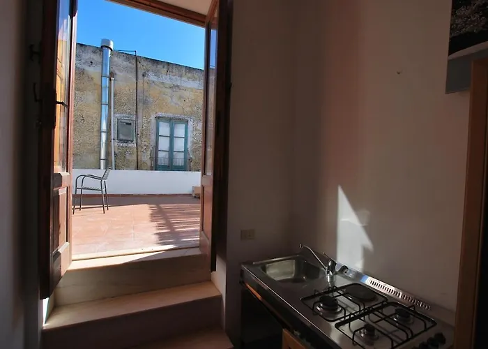 Oasi 2 Terrace Overlooking The Sea In Appartamento Canneto (Lipari)