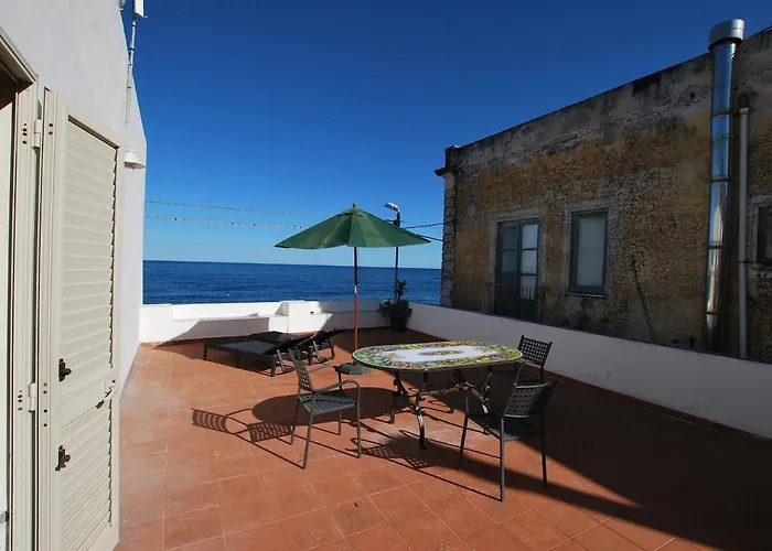 Oasi 2 Terrace Overlooking The Sea In Appartamento Canneto (Lipari)