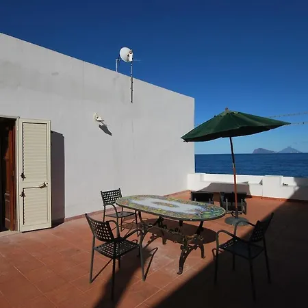 Oasi 2 Terrace Overlooking The Sea In Apartment Canneto (Lipari)
