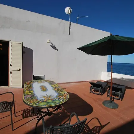 Oasi 2 Terrace Overlooking The Sea In Apartment Canneto (Lipari)