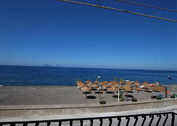 Apartment Oasi 2 Terrace Overlooking The Sea In *