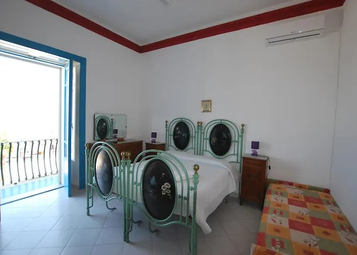 Oasi 2 Terrace Overlooking The Sea In شقة